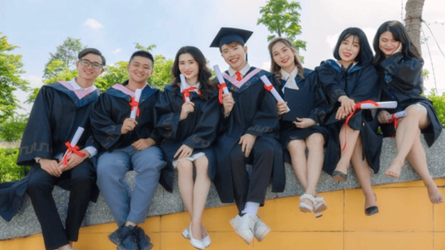 bahasa ibu dan bahasa Inggris